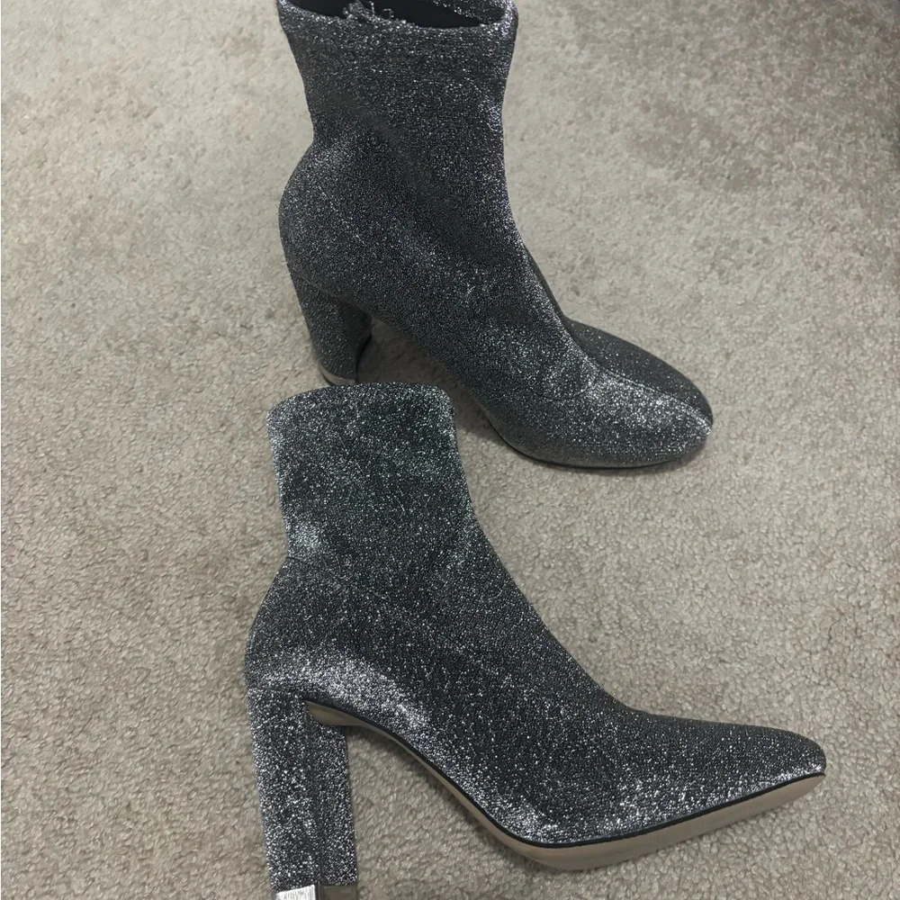 Elegant Silver Ankle Boots - Picture 3 of 10
